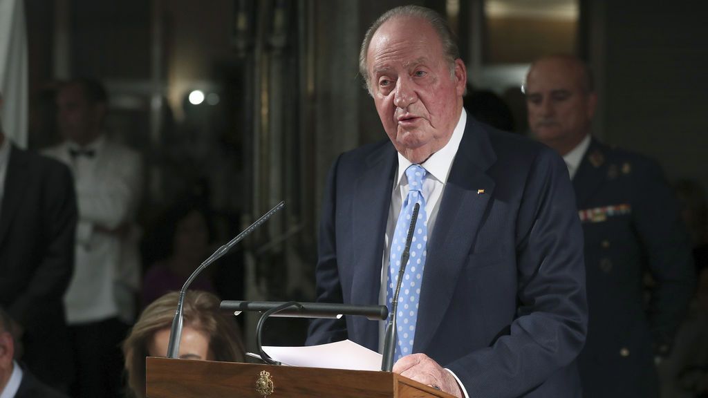 El rey Juan Carlos pide "consenso" para la "estabilidad del sistema político y social"
