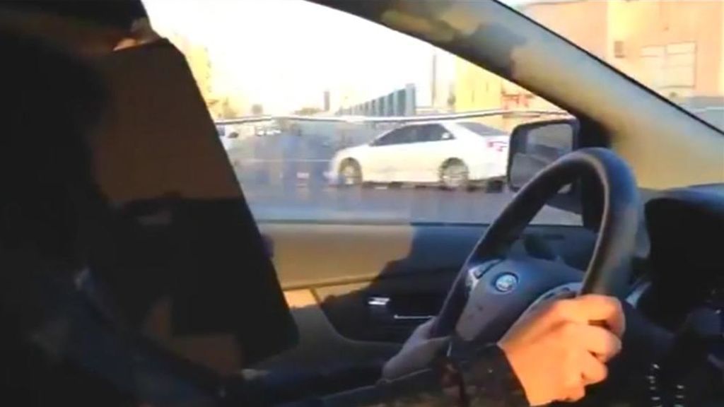 Las mujeres podrán conducir en Arabia Saudí