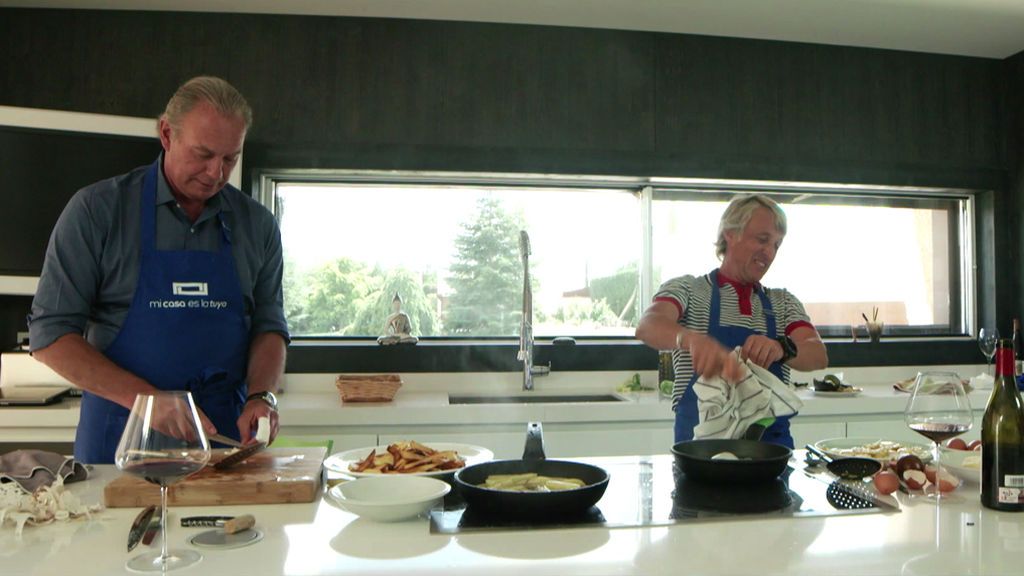 No se pierde en el Amazonas pero sí en su cocina: Jesús Calleja no sabe ni freír un huevo 😂