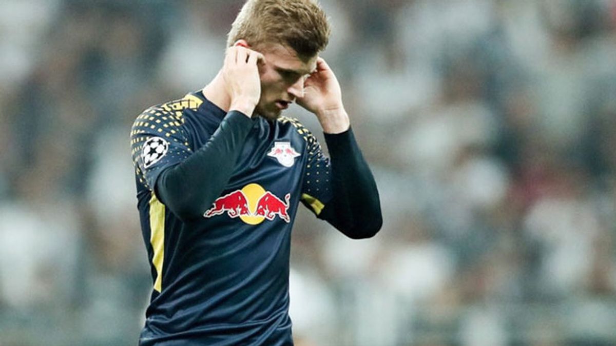 Un delantero del Leipzig pide el cambio a la media hora porque no soporta el ruido de los aficionados del Besiktas
