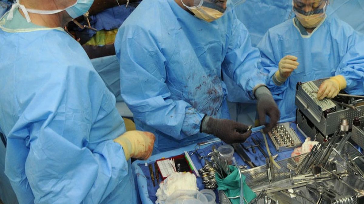 Un hombre muere al trasplantarle un corazón con problemas en un hospital de Roma