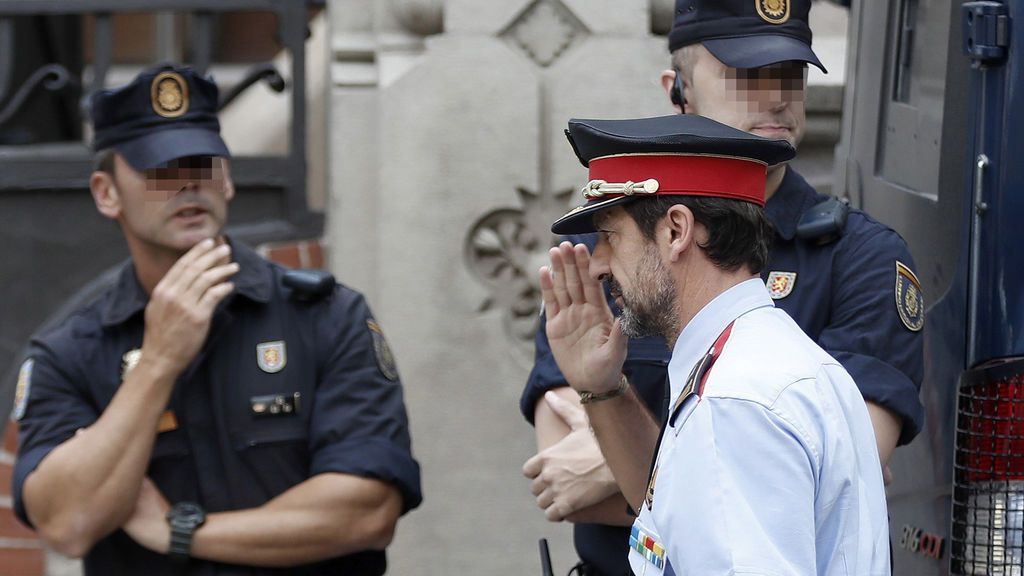 Los Mossos advierten que precintar colegios podría provocar disturbios