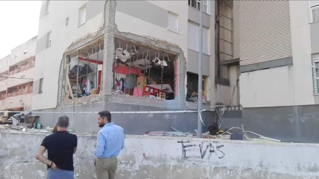 Un herido y dos edificios desalojados en una explosión de gas en Jerez de la Frontera