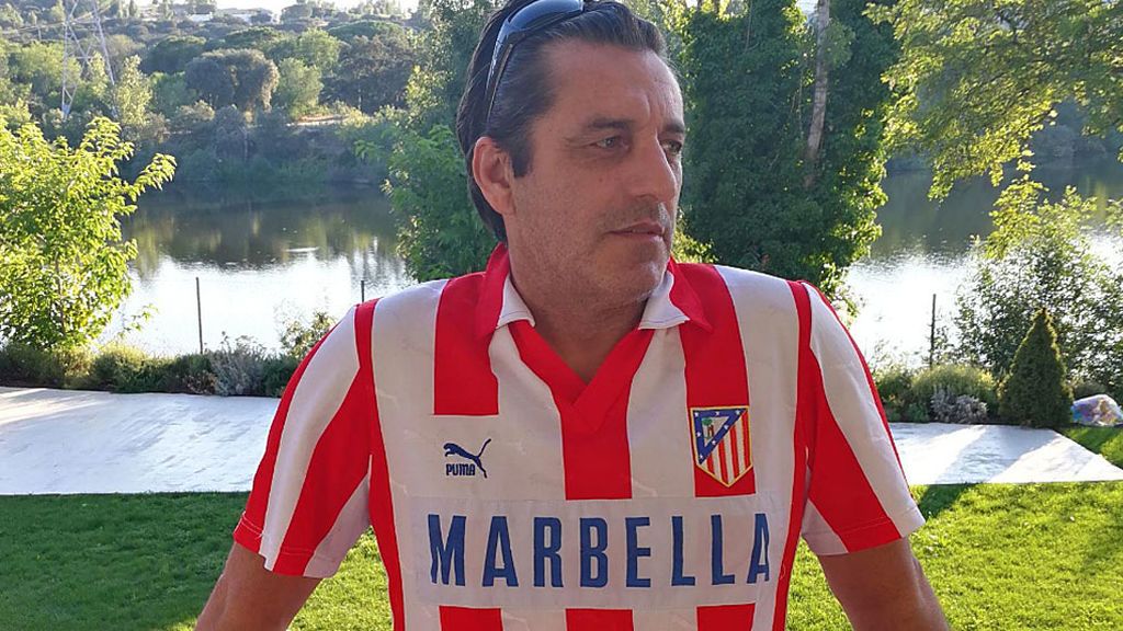 La dedicatoria orgullosa de Paulo Futre a Mr. Hefner por aparecer en su "once titular"