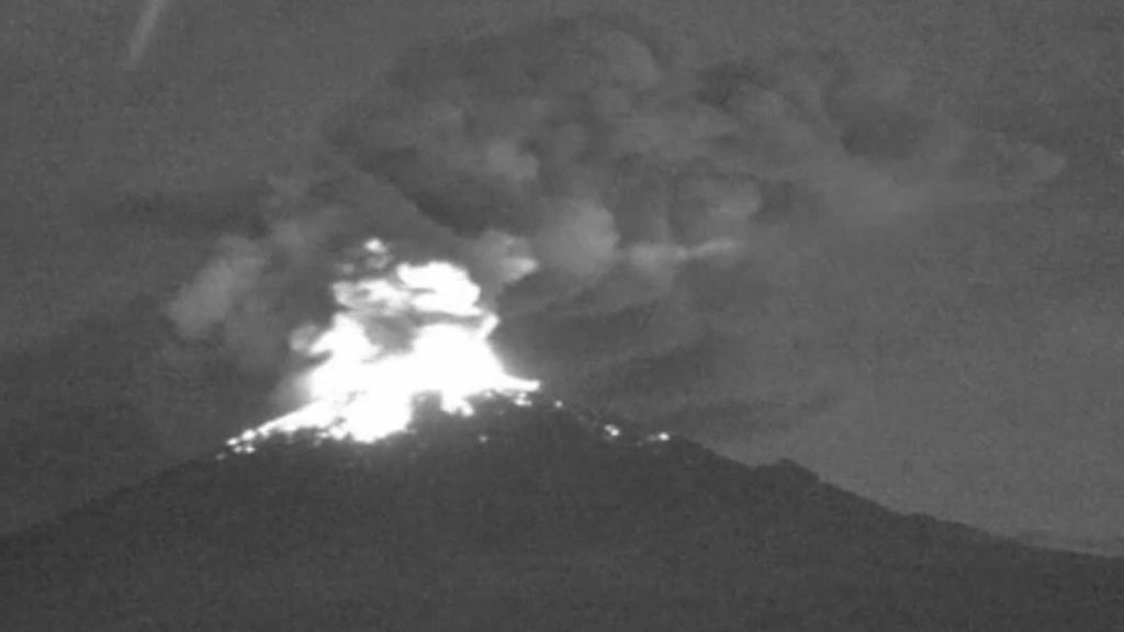 Sin haberse recuperado aún del terremoto, México asiste a la erupción del volcán Popocatepetl