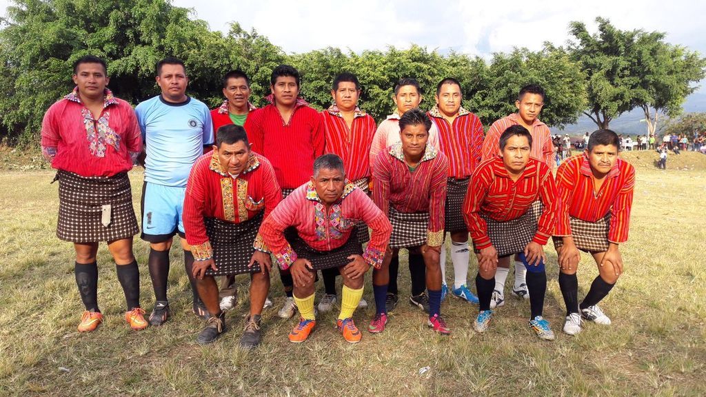¡Con faldas y a lo loco! El Xejuyup de Guatemala da la vuelta al mundo por su peculiar equipación