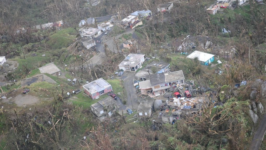 Reconocimiento aéreo de los daños en Puerto Rico luego del paso del huracán María