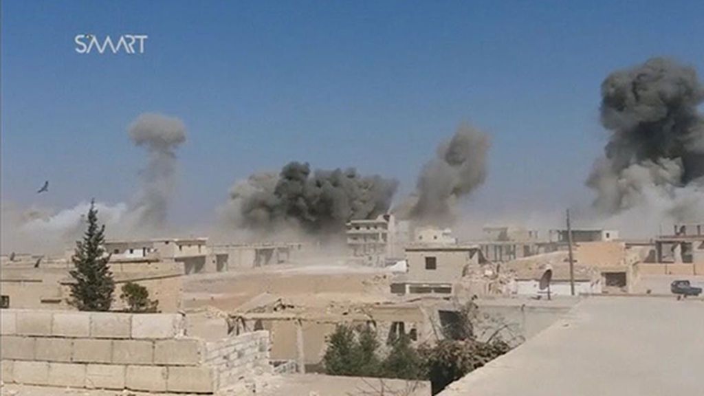 Reguero de muerte y destrucción tras los nuevos bombardeos en Siria