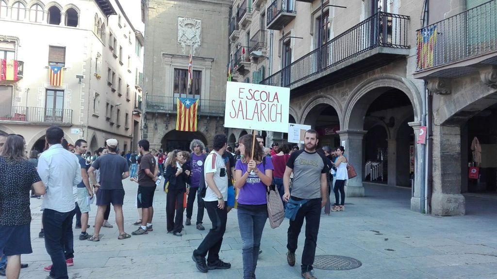 Vecinos de Vic, organizados para hacer guardia en los colegios electorales