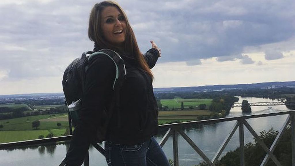 Una madre deja a sus 4 hijos menores solos con un arma para irse de vacaciones