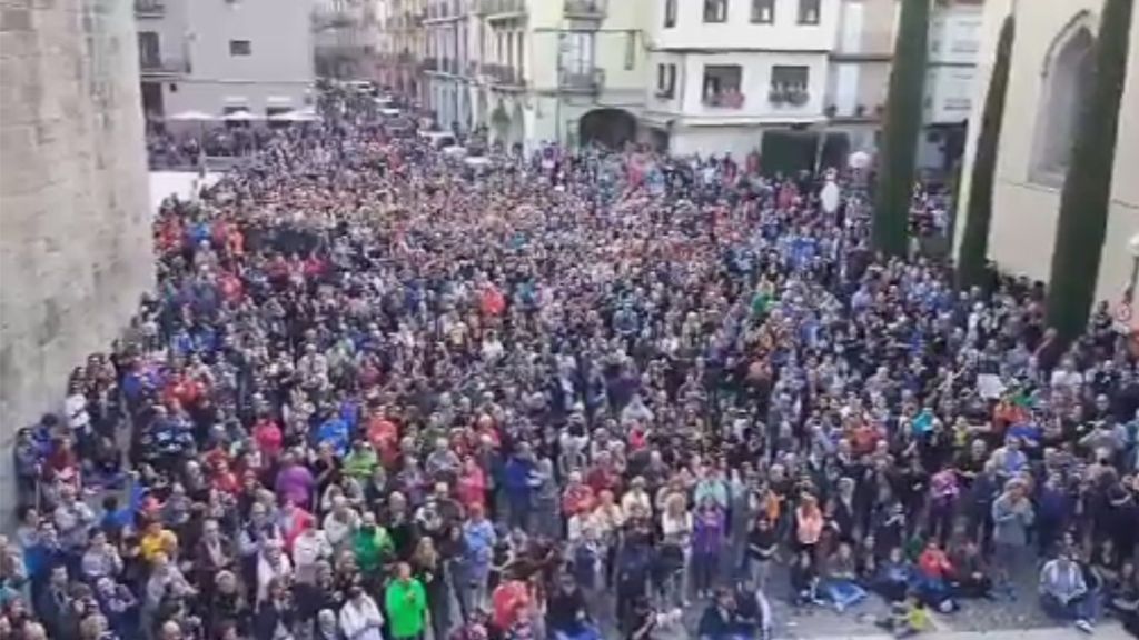 “Hemos votado”, el grito al unísono en una abarrotada plaza de Lleida