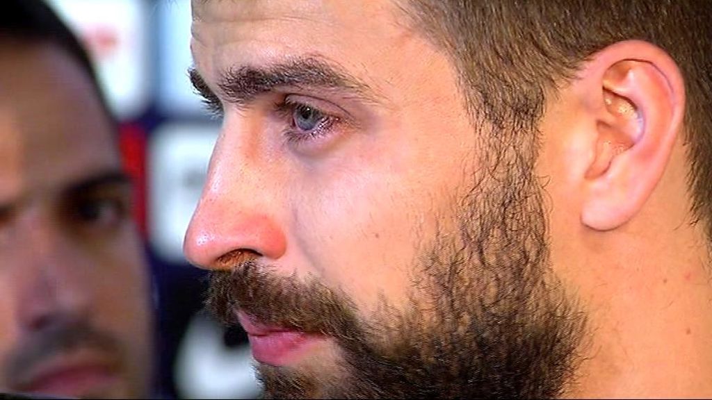 Piqué rompe a llorar: "Han hecho creer a mucha gente de España que nosotros somos los malos"