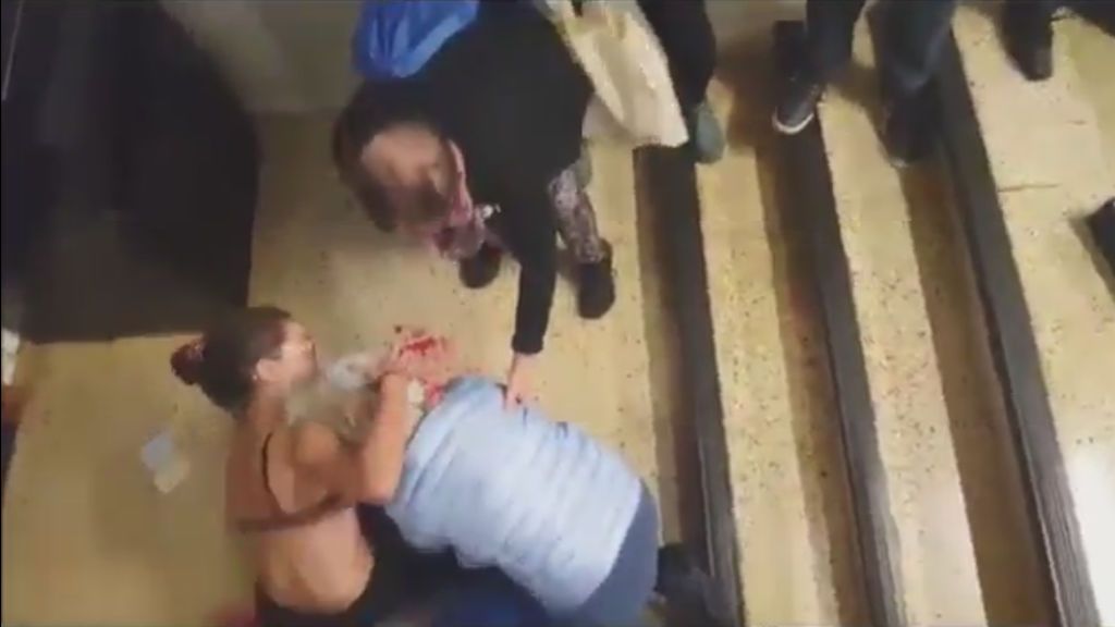 Herida una anciana en un colegio de Barcelona tras la entrada de la Policía Nacional
