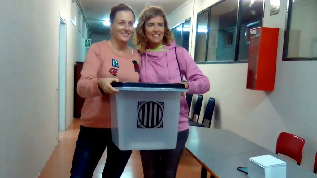 Urnas en la escuela industrial de Barcelona