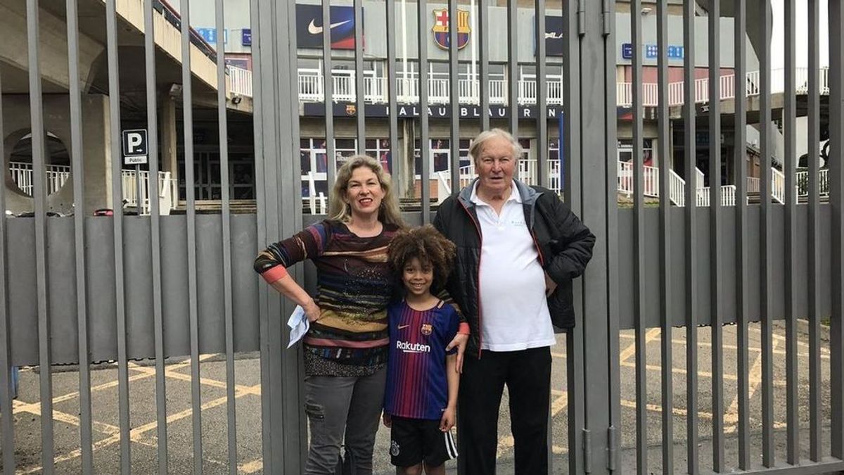 Una familia australiana compró entradas hace 3 meses para ver a Neymar y se han quedado fuera del Camp Nou