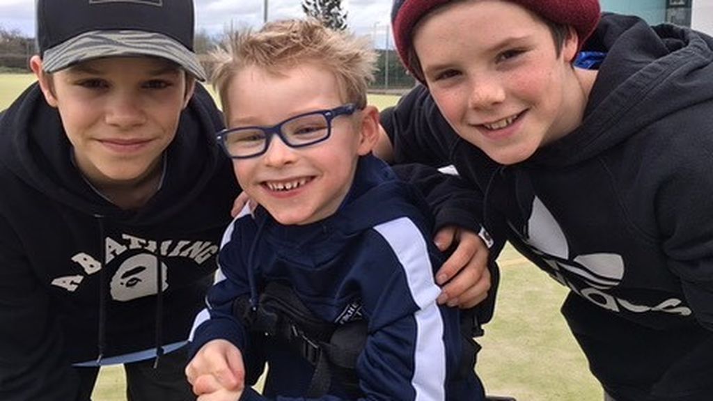 El lado más solidario de los hijos de Beckham: embajadores de un equipo de fútbol para niños con parálisis cerebral El lado más solidario de los hijos de Beckham: embajadores de un equipo de fútbol para niños con parálisis cerebral