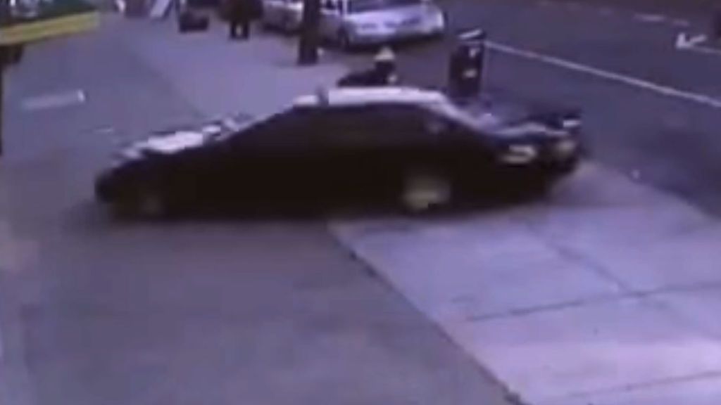 Un coche se empotra contra una guardería en el Bronx: Tres heridos graves