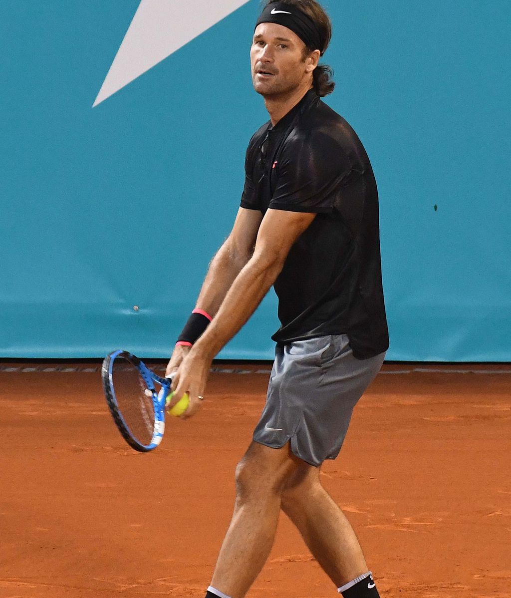 Al tenis se va en familia: Carolina Cerezuela, con Daniela, Carla y Carlos, emocionados por ver a ‘papá Moyá’