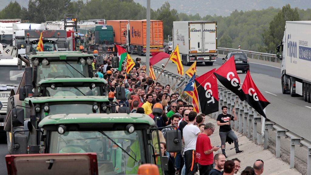 Los cortes de tráfico protagonizan la huelga general en Cataluña