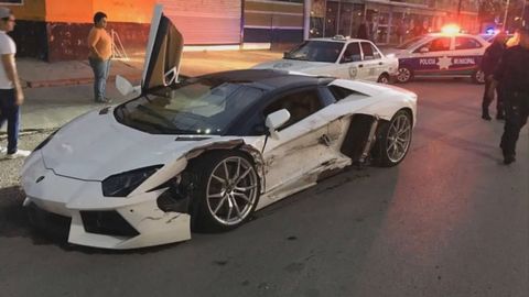 La sorprendente reacción del dueño de un Lamborghini tras un choque con un  taxi