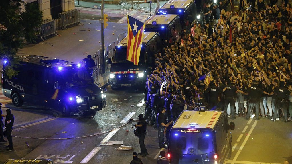 Acoso a policías y guardias civiles en sus hoteles y comisarías en Cataluña