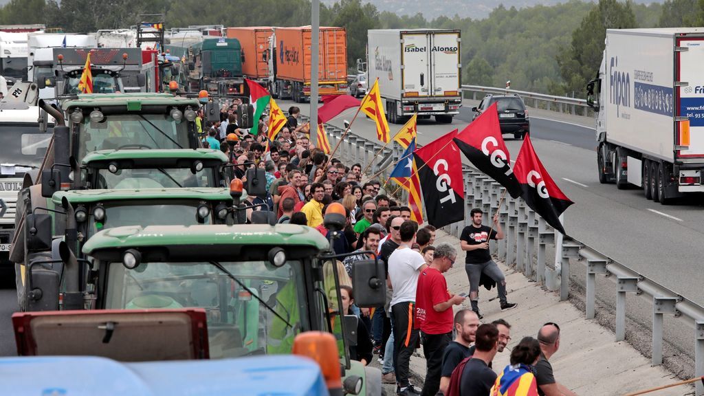 Los cortes de tráfico protagonizan la huelga general en Cataluña