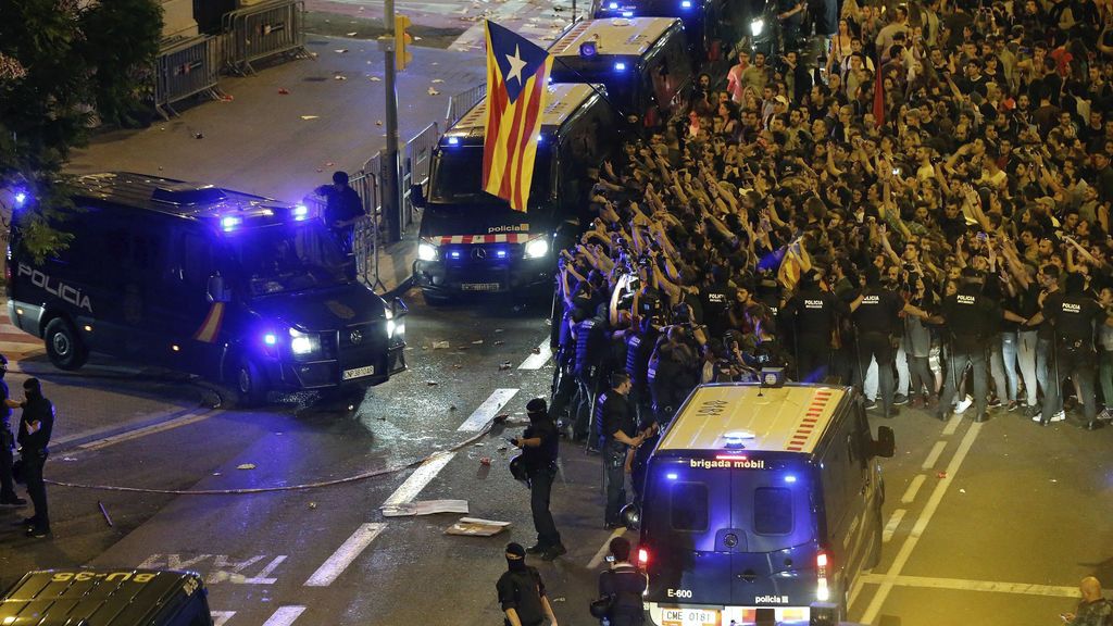 Acoso a policías y guardias civiles en sus hoteles y comisarías en Cataluña