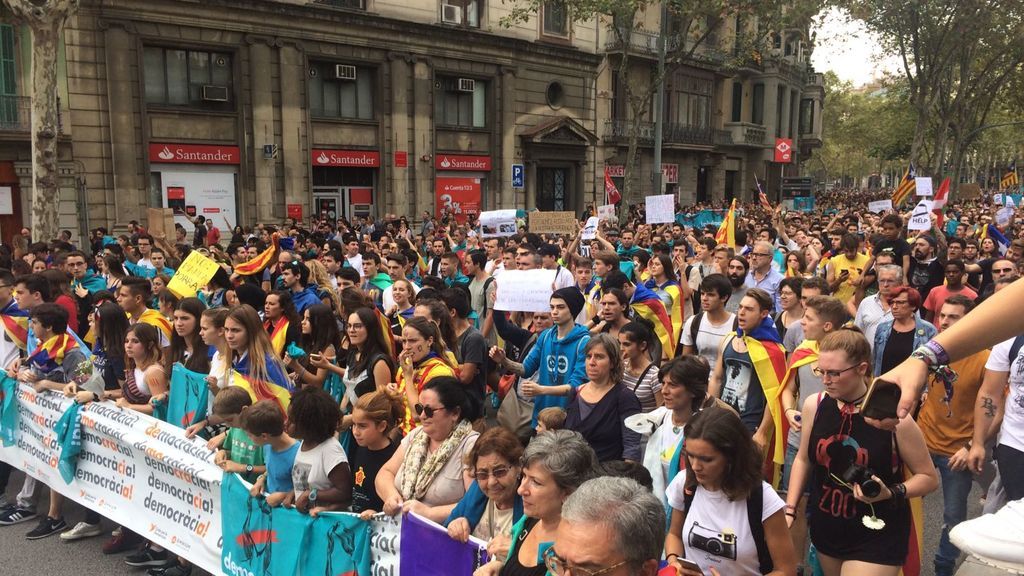 La manifestación de estudiantes, cada vez más multitudinaria