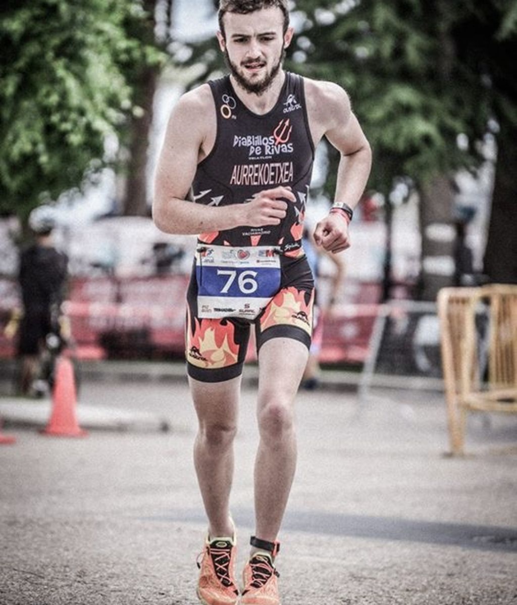 Mikel prefirió la Universidad sobre su gran pasión, el triatlón: “Estoy orgulloso de esa decisión”