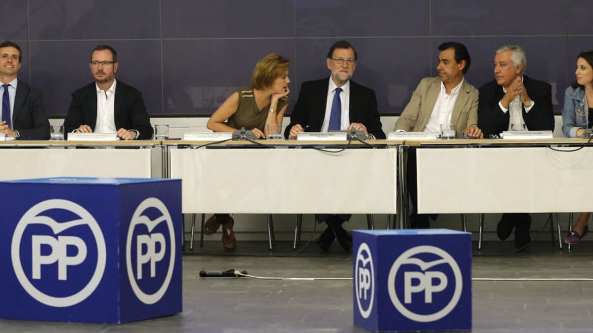 Malestar y desánimo en cargos del PP por ir "a rebufo" y no "liderar" la batalla contra Puigdemont