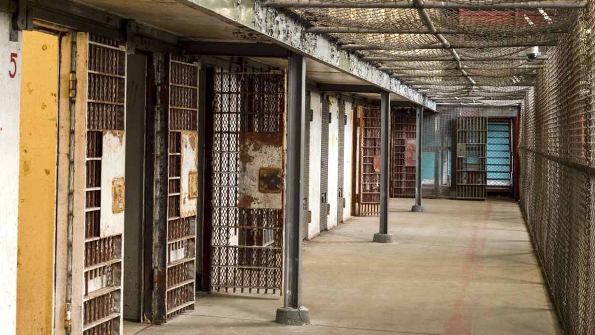 Encuentran a un niño de 13 años en la celda de un pedófilo en una cárcel brasileña
