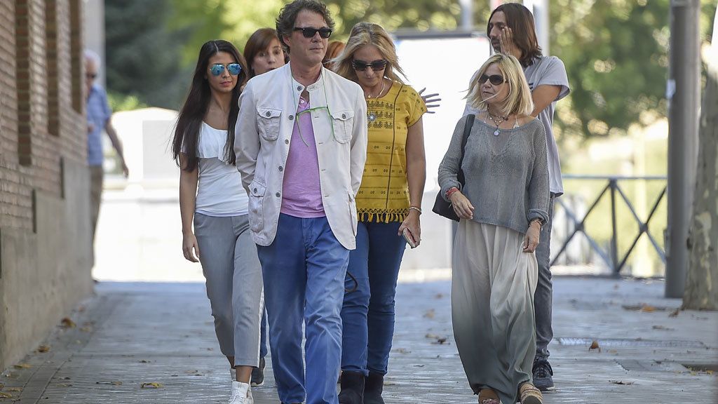 Mariola Orellana, Sara Verdasco, Eugenia Martínez de Irujo... Familiares y amigos de Antonio Carmona le apoyan en el hospital