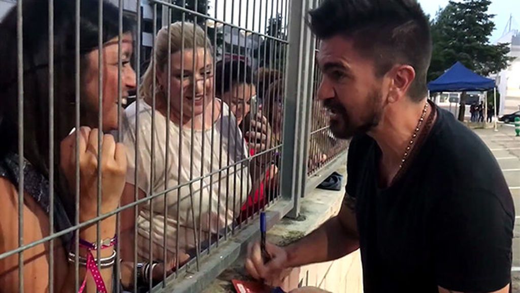 El lado más humano de Juanes: se vuelca con sus fans antes y después de 'La Voz'
