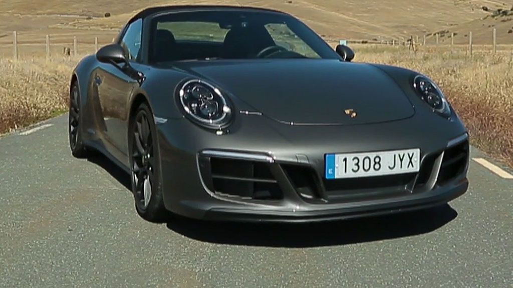 Te presentamos el deportivo absoluto: así es el Porsche 911 Targa 4 GTS, el coche que sueñas que esté en tu garaje