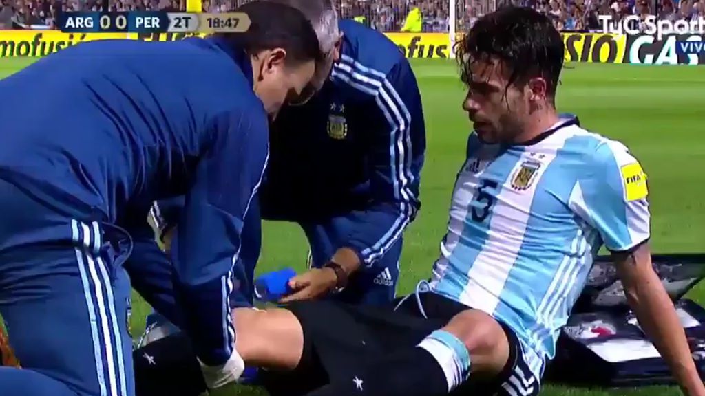 Gago, al médico y entre lágrimas, antes de saber que se ha roto el ligamento: "¡Dani, vendá y dejame jugar!"