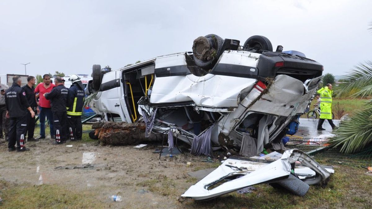 Tres muertos y diez heridos al estrellarse un autobús de turistas en Turquía