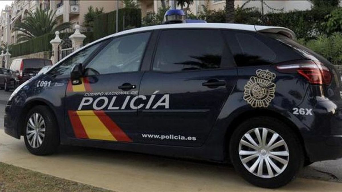Cuatro ladrones encapuchados asaltan una casa y atan a los propietarios en Valencia