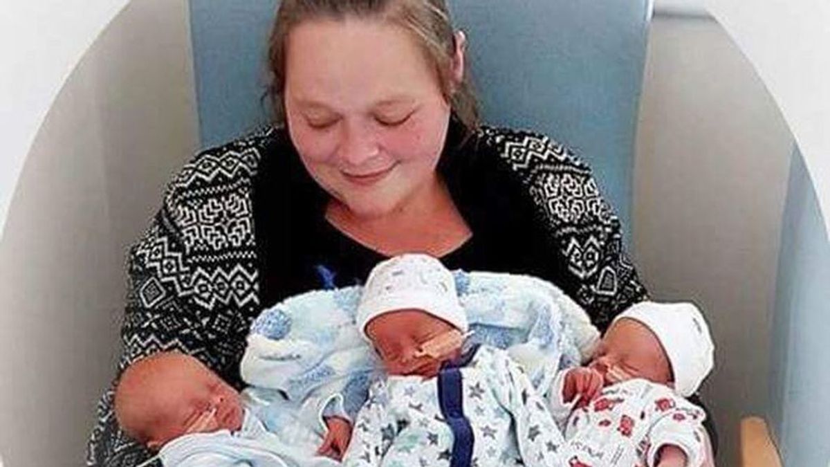 Tras perder a dos de sus trillizos recién nacidos, sufre otro duro golpe