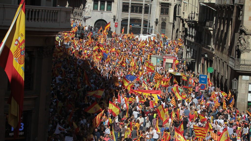 La mayoría silenciosa se hace oír en las calles de Barcelona