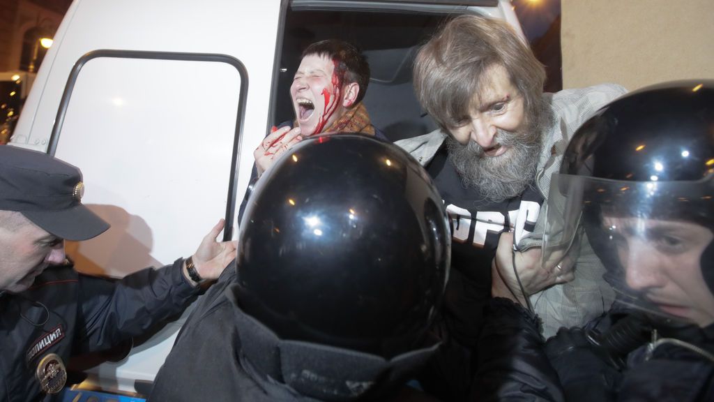 Decenas de detenidos en Rusia en las protestas contra Putin