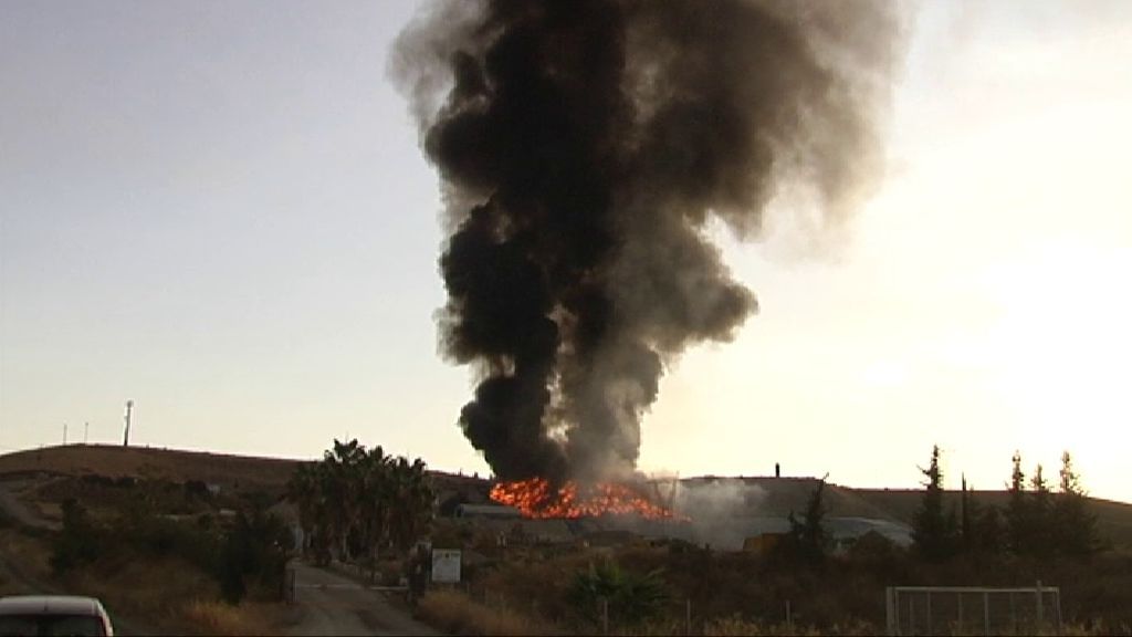 Grave incendio en una planta de reciclaje en Córdoba