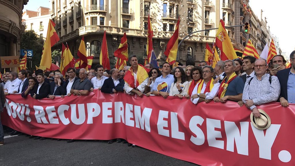Los políticos encabezan la manifestación por la unidad de España en Barcelona