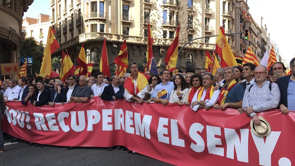 Los políticos encabezan la manifestación por la unidad de España en Barcelona