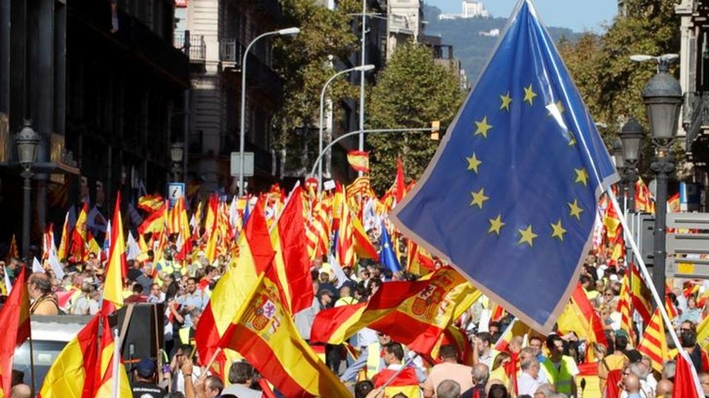 La manifestación ha sido convocada por Sociedad Civil Catalana