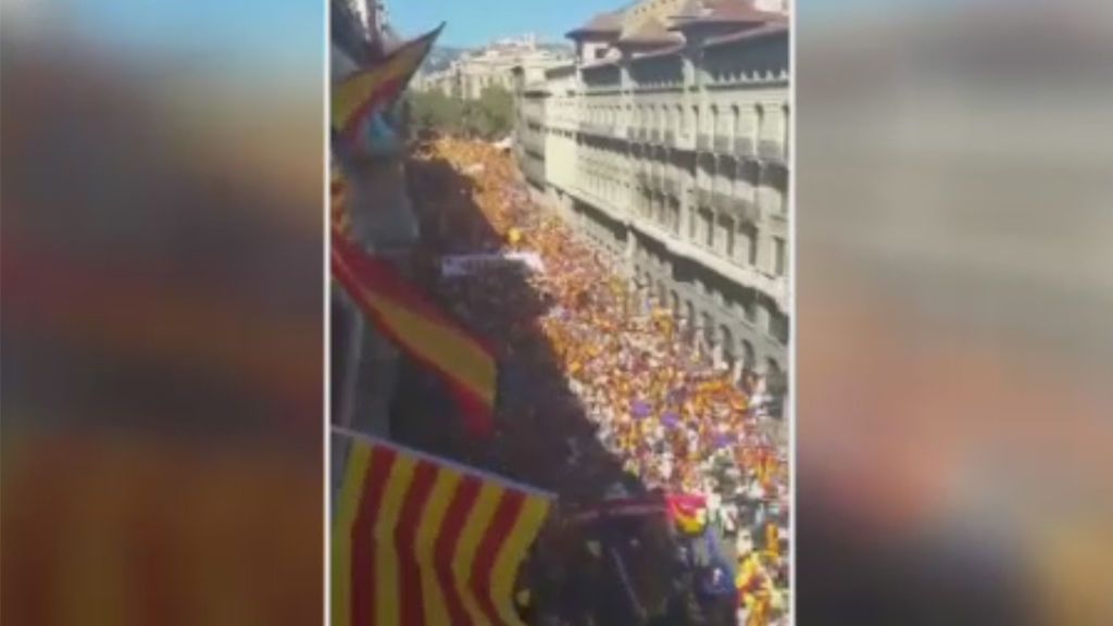 “Un mar de personas”, en la manifestación de Barcelona en defensa de la unidad