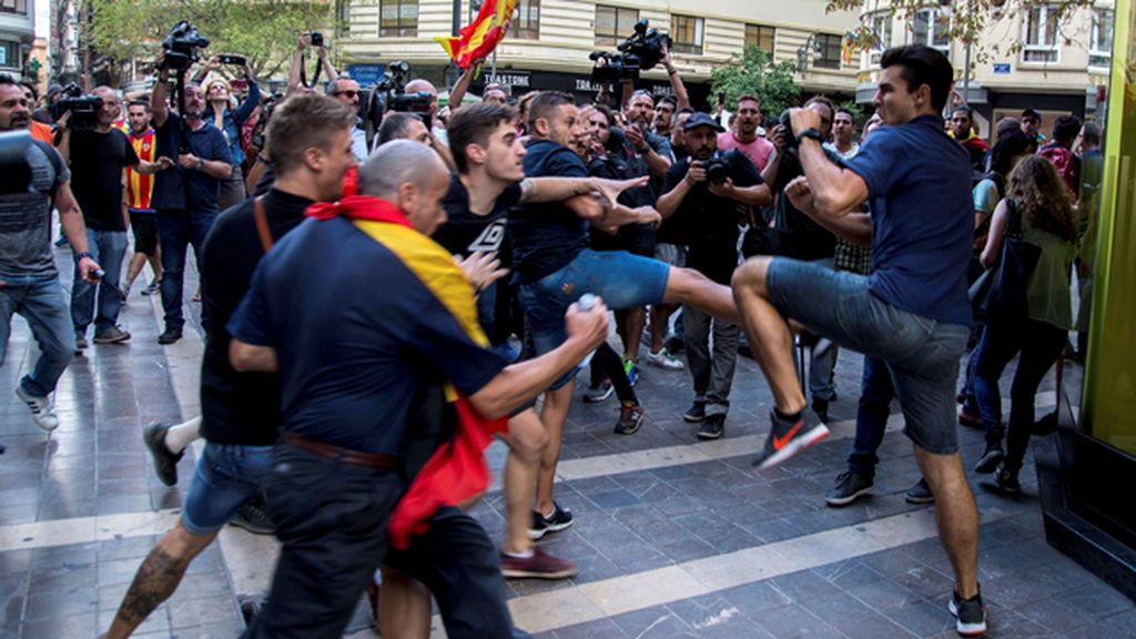 Ultraderechistas provocan violentos enfrentamientos en Valencia