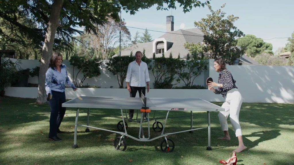 Conchita Martínez y Muguruza y su partida al tenis… de mesa