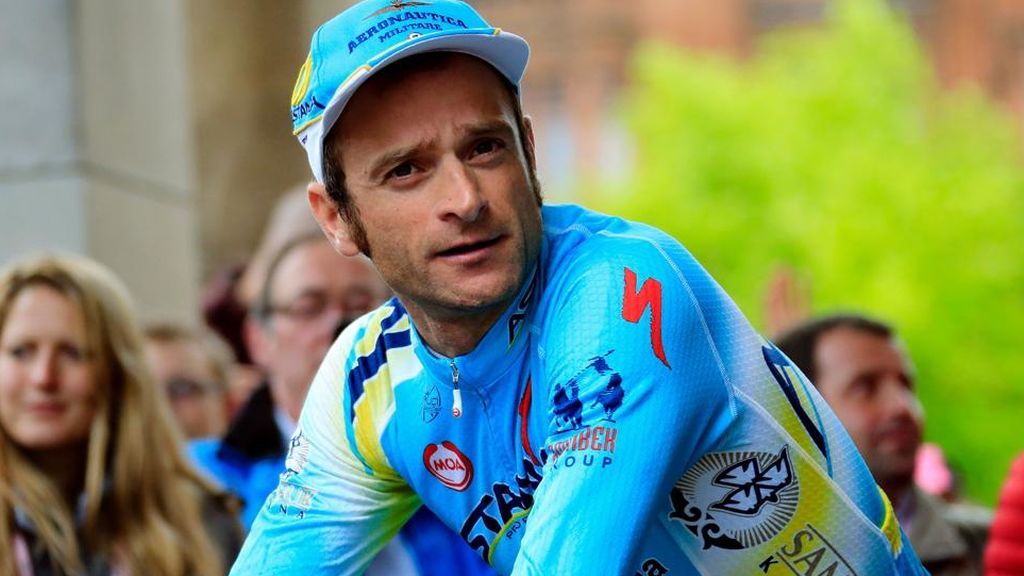 El conductor del coche que mató a Scarponi iba viendo vídeos en su móvil El conductor del coche que mató a Scarponi iba viendo vídeos en su móvil