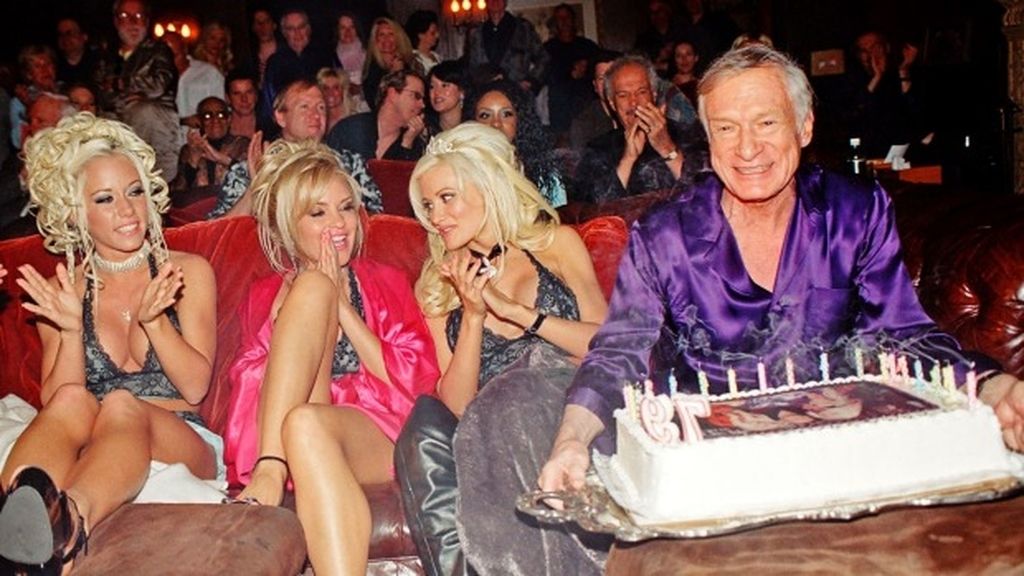 Hugh Hefner en la mansión de Playboy