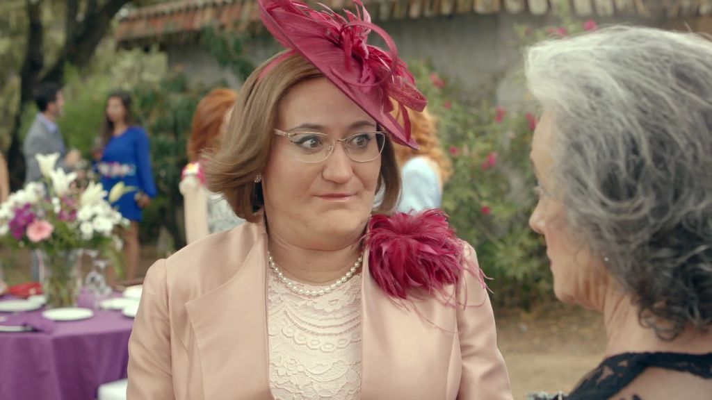 En el próximo capítulo… Avelina aconseja a Juan Carlos sobre cómo conquistar a Sara